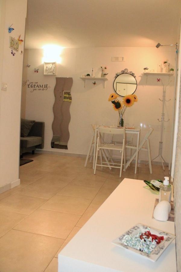 Casa Vacanze Angelica ซาแลร์โน ภายนอก รูปภาพ