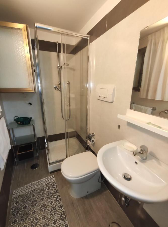 Casa Vacanze Angelica ซาแลร์โน ภายนอก รูปภาพ