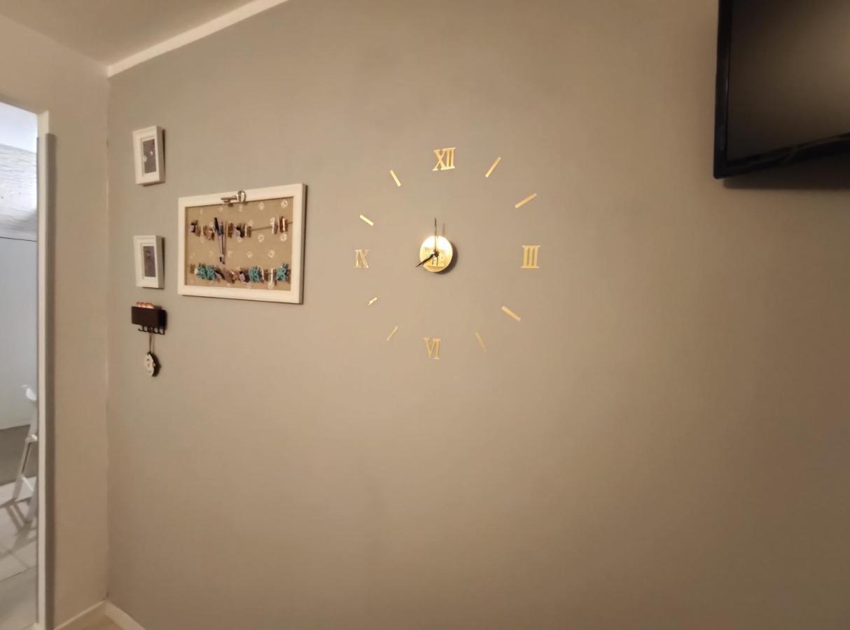 Casa Vacanze Angelica ซาแลร์โน ภายนอก รูปภาพ